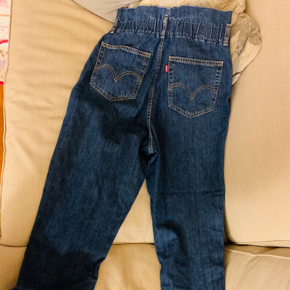 Levi’s women high waisted paper bag jeans size 27